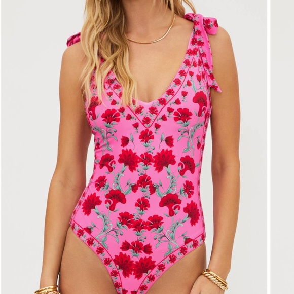 Beach Riot Other - EUC Beach Riot Akira Floral Pink Floral One-Piece Swimsuit Size M